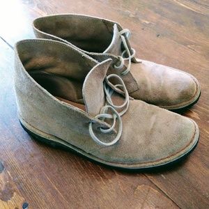 Clarks Desert Boots - Suede size 9